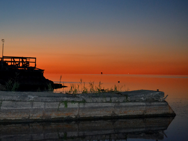 SNAPSHOT - Spectacular fall sunset on Lake St. Clair