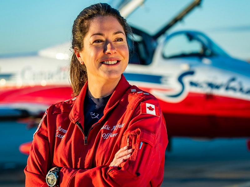 Join CF Snowbirds in honouring Captain Jenn Casey