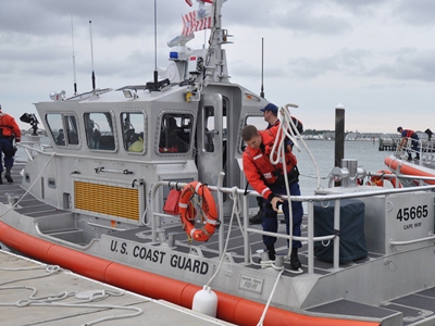 HMS Bounty sinks - Coast Guard rescues 14, continues searching for 2